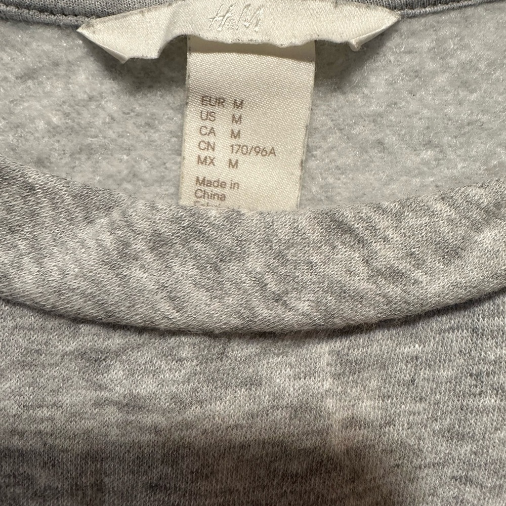 H&M Gray Ball Chain Fringe Sweatshirt NWOT Size M - Picture 7 of 9